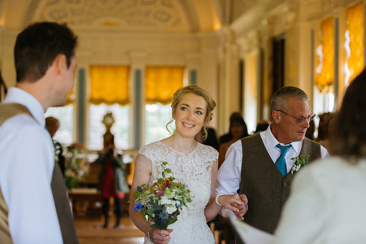 Fun & Games Tipi Wedding http://jamesandlianne.com/