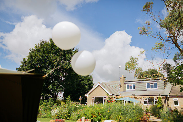 Fun & Games Tipi Wedding http://jamesandlianne.com/