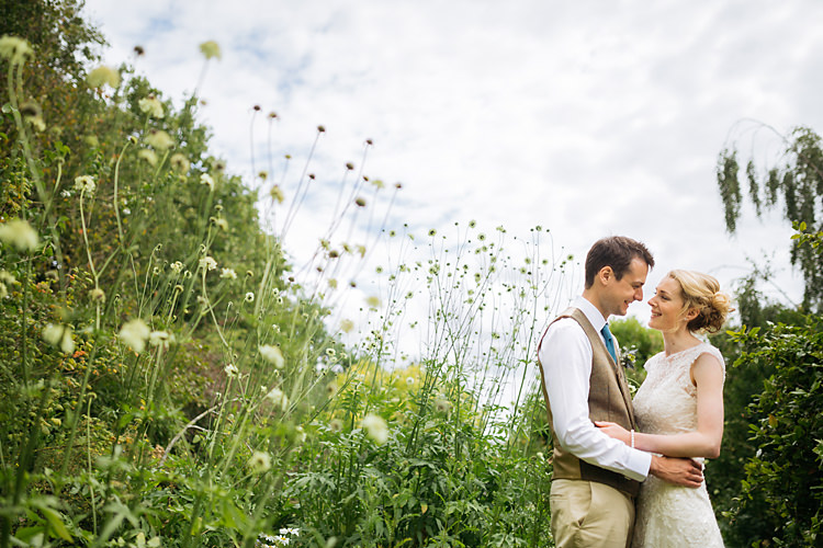 Fun & Games Tipi Wedding http://jamesandlianne.com/