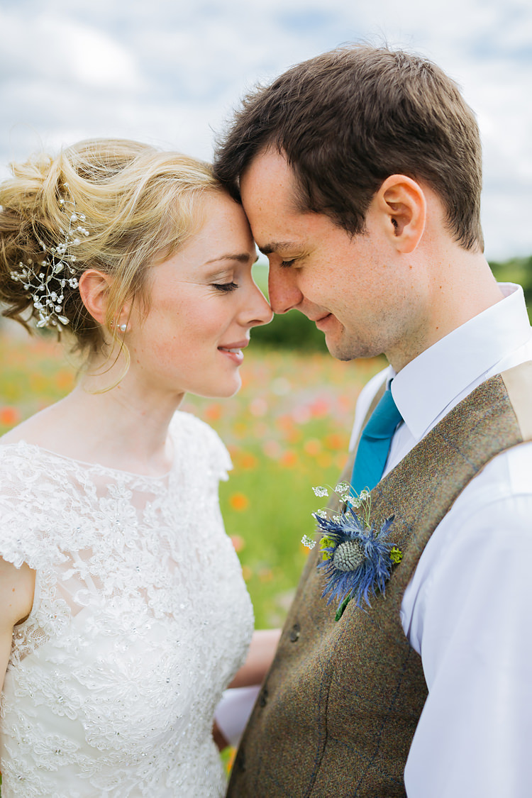 Fun & Games Tipi Wedding http://jamesandlianne.com/