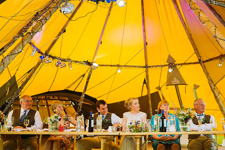 Fun & Games Tipi Wedding http://jamesandlianne.com/