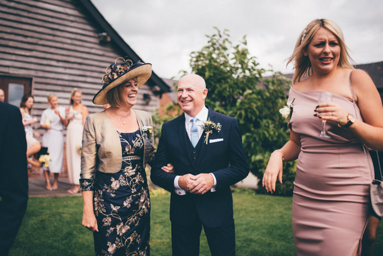 Outdoorsy Rustic Sunflowers Wedding http://www.helenjanesmiddy.com/