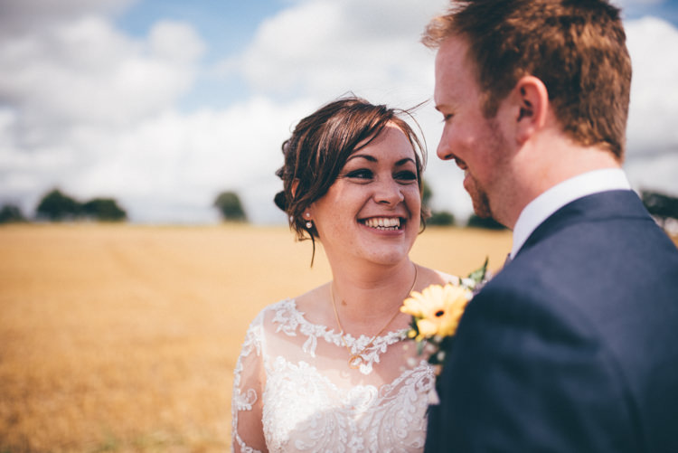 Outdoorsy Rustic Sunflowers Wedding http://www.helenjanesmiddy.com/