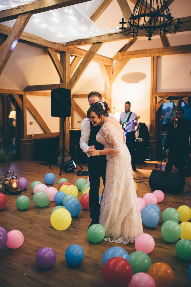 Outdoorsy Rustic Sunflowers Wedding http://www.helenjanesmiddy.com/