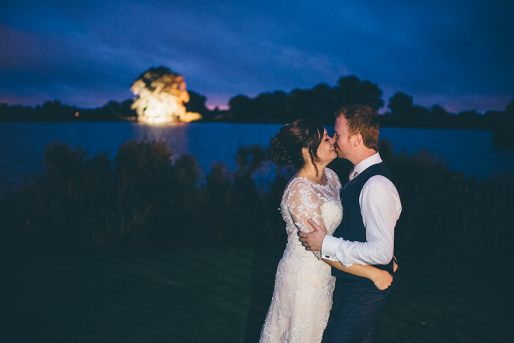 Outdoorsy Rustic Sunflowers Wedding http://www.helenjanesmiddy.com/