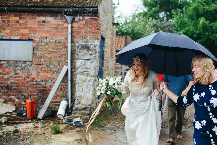 Stylish Indie Vintage Wedding http://www.timdunk.com/