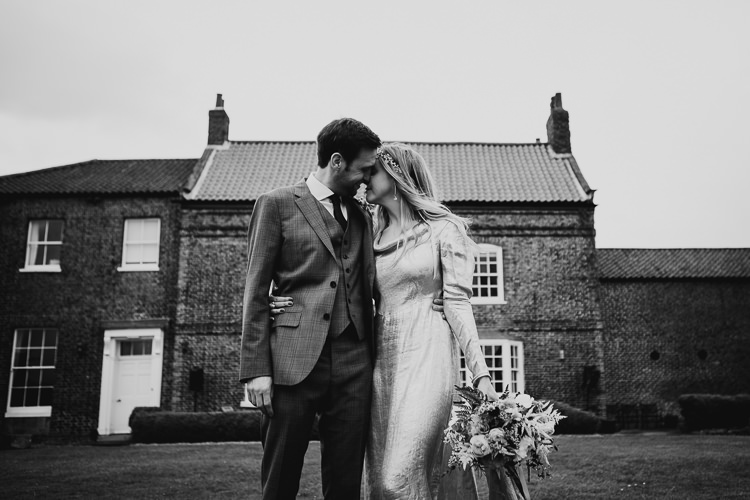 Stylish Indie Vintage Wedding http://www.timdunk.com/