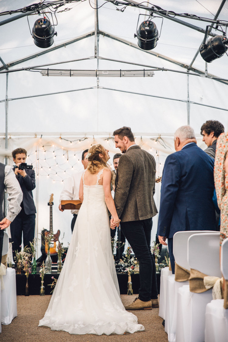 Rural Rustic Autumn Wedding http://www.saltyseaphotography.com/
