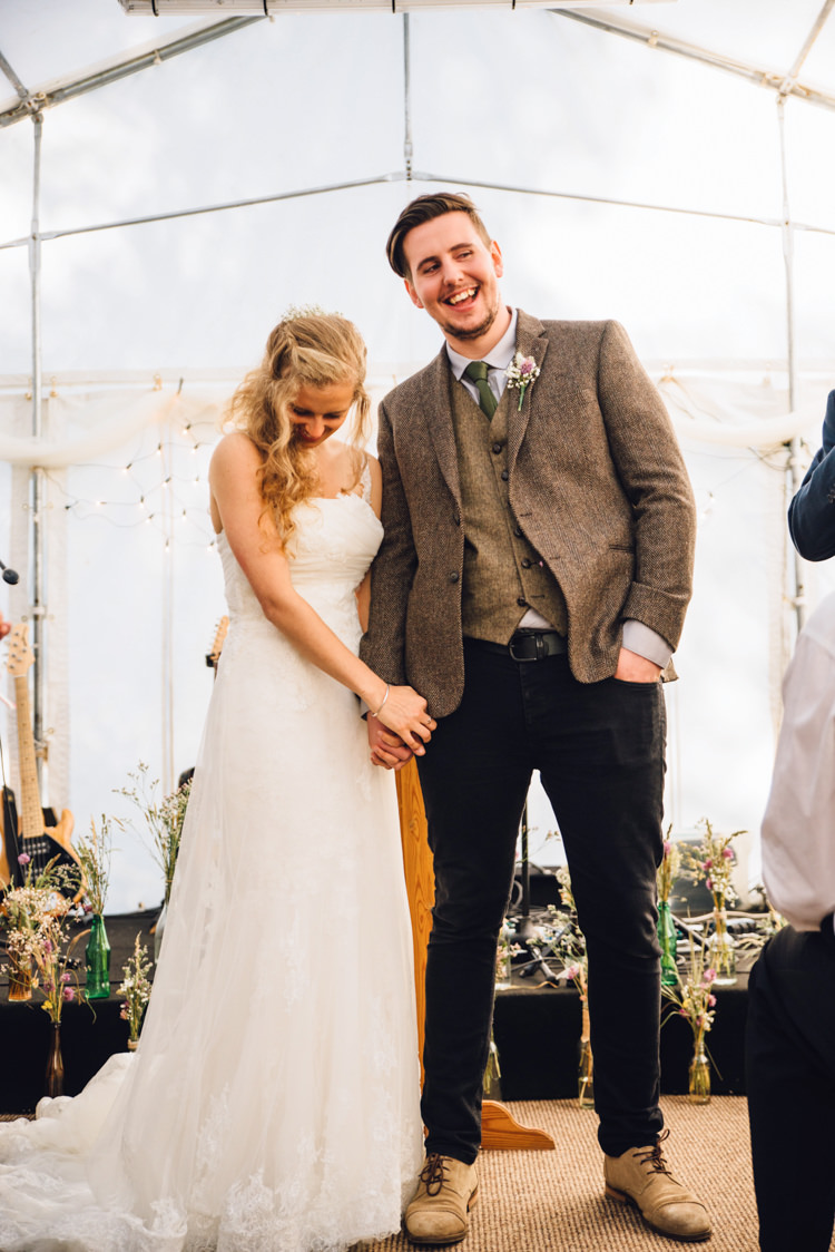 Rural Rustic Autumn Wedding http://www.saltyseaphotography.com/