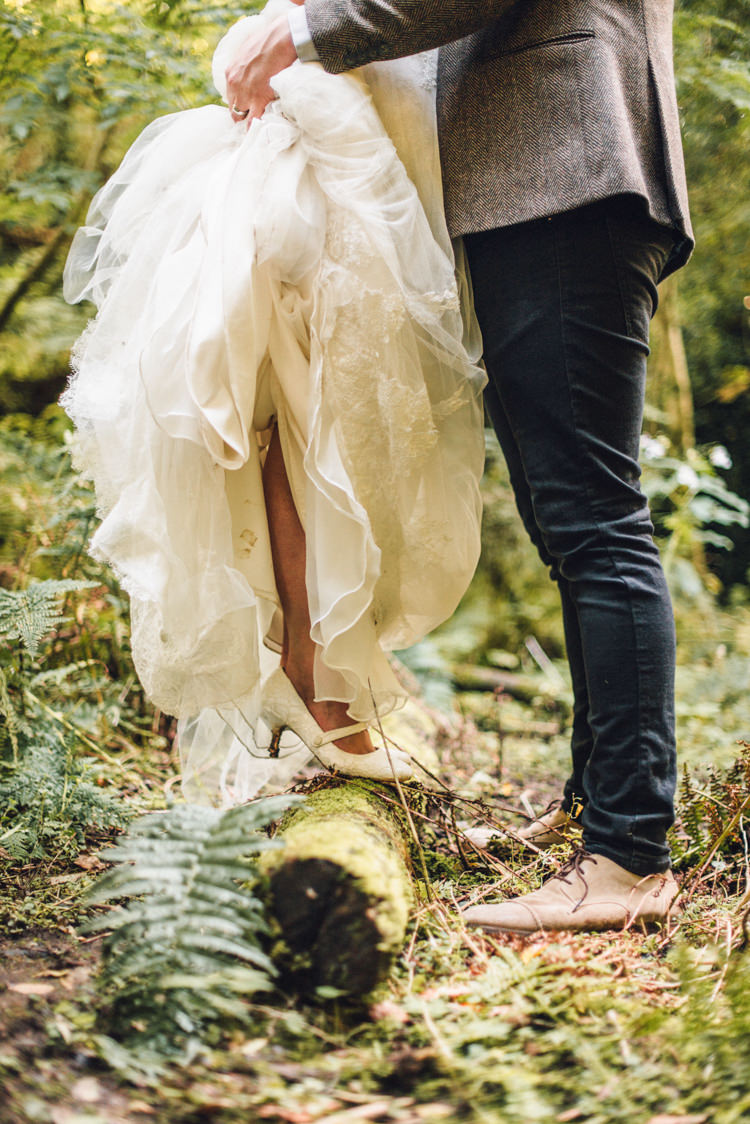 Rural Rustic Autumn Wedding http://www.saltyseaphotography.com/