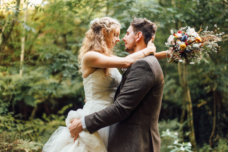 Rural Rustic Autumn Wedding http://www.saltyseaphotography.com/