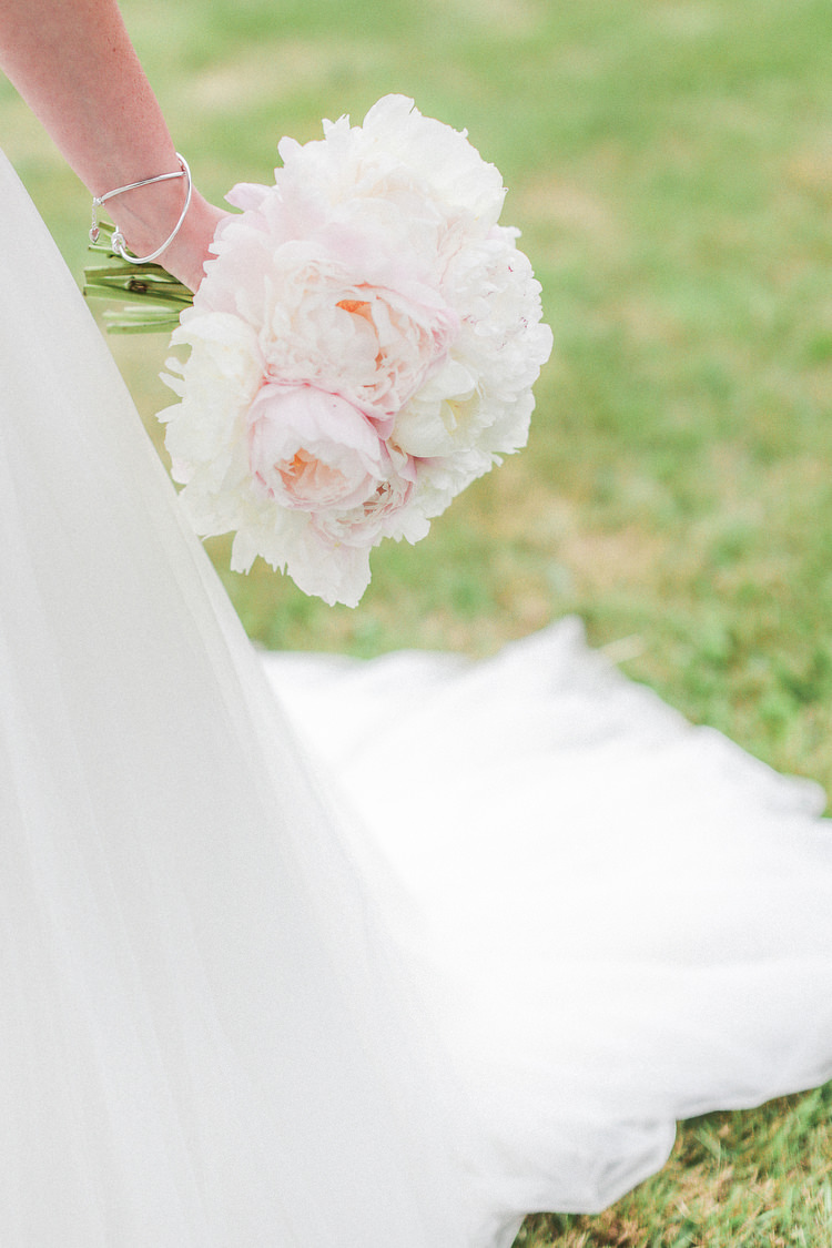 Peony Peonies Bouquet Flowers Pink White Bride Bridal Romantic Pink Summer Glamping Wedding http://helenrussellphotography.co.uk/
