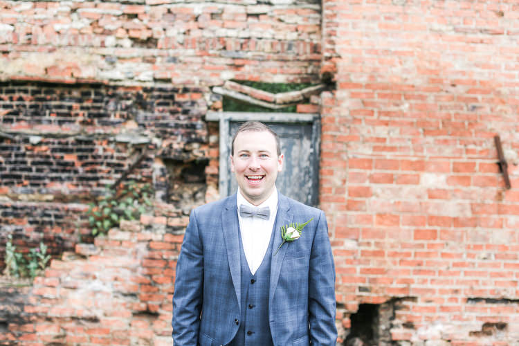 Romantic Pink Summer Glamping Wedding http://helenrussellphotography.co.uk/