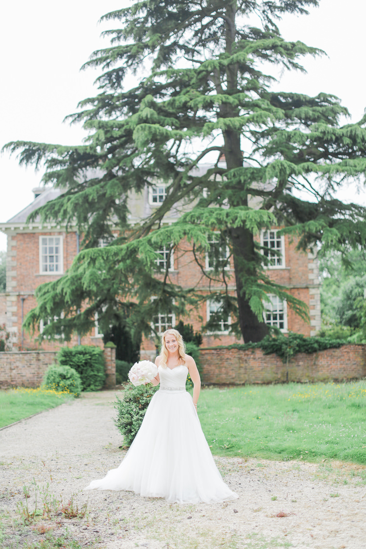 Romantic Pink Summer Glamping Wedding http://helenrussellphotography.co.uk/