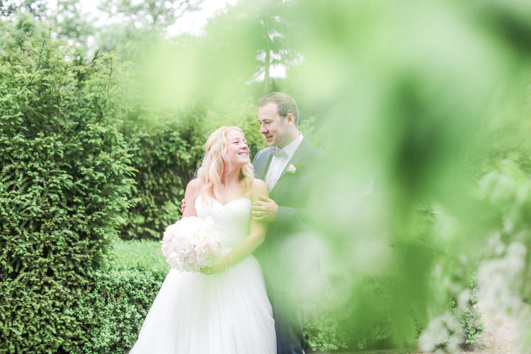 Romantic Pink Summer Glamping Wedding http://helenrussellphotography.co.uk/