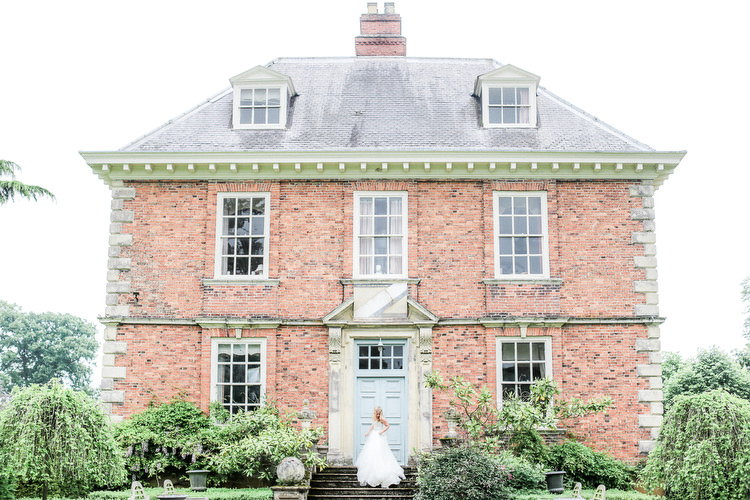 Romantic Pink Summer Glamping Wedding http://helenrussellphotography.co.uk/