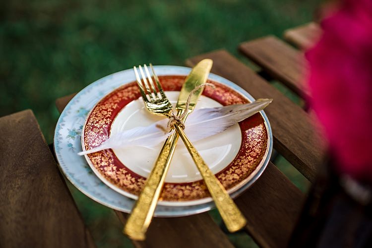 Table Setting Vintage China Gold Cutlery Ethereal Boho Wedding Ideas http://perfectcapturephoto.com/