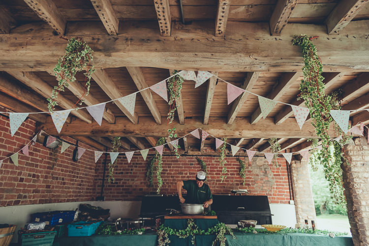 Rustic Home Made Country Barn Wedding http://lisahowardphotography.co.uk/