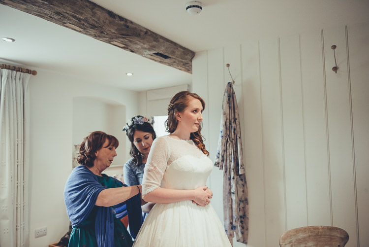 Rustic Home Made Country Barn Wedding http://lisahowardphotography.co.uk/