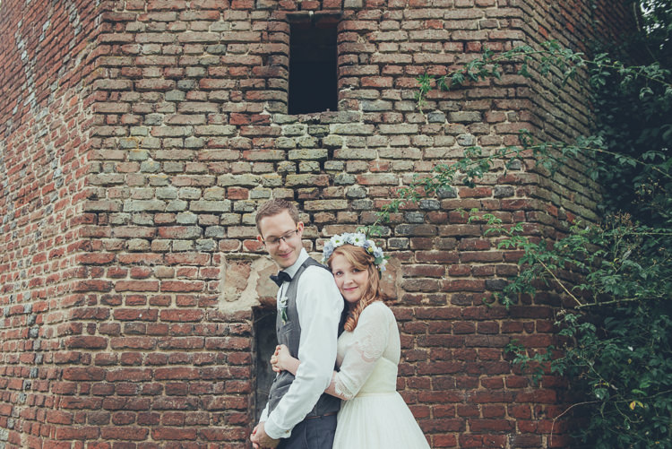 Rustic Home Made Country Barn Wedding http://lisahowardphotography.co.uk/