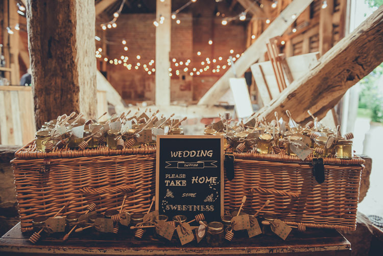 Honey Favours DIY Baskets Rustic Home Made Country Barn Wedding http://lisahowardphotography.co.uk/