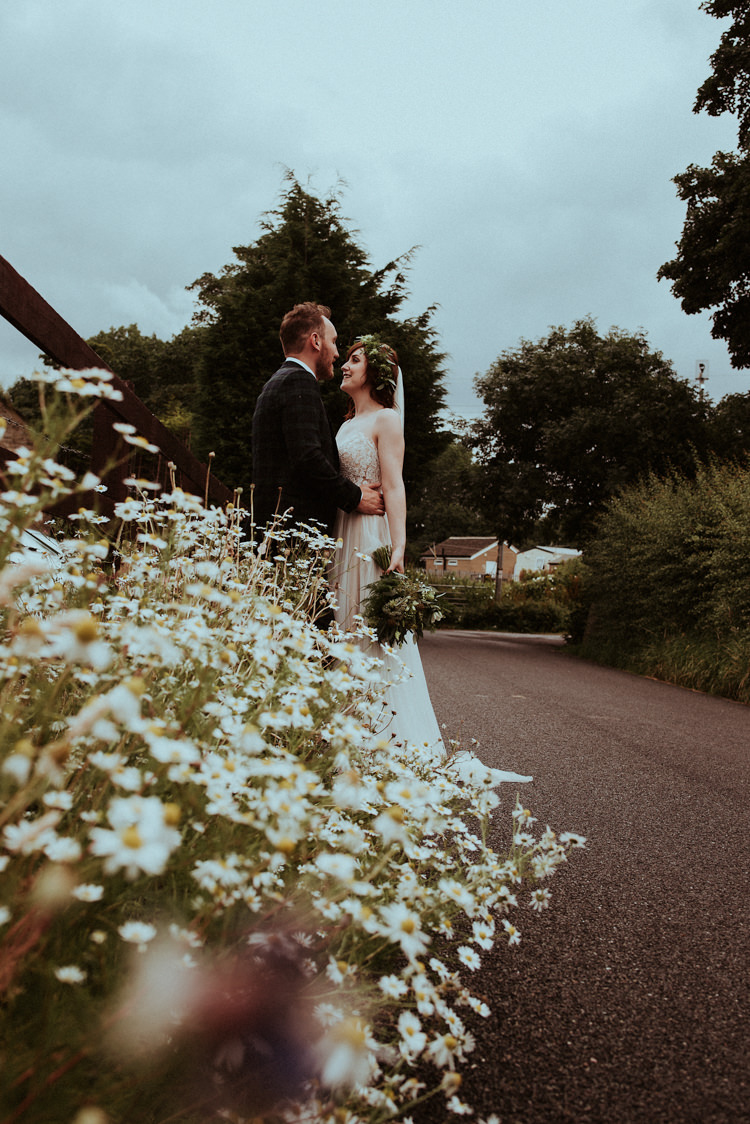 Enchanted Forest Natural Wedding http://photo.shuttergoclick.com/