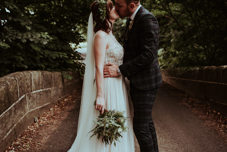 Enchanted Forest Natural Wedding http://photo.shuttergoclick.com/