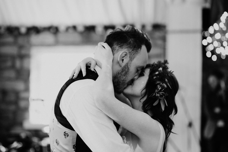 Enchanted Forest Natural Wedding http://photo.shuttergoclick.com/