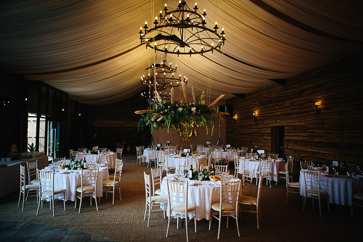 Barm Drapes Flower Wreath Pampas Grass Foliage Stylish Indie Vintage Wedding http://www.timdunk.com/