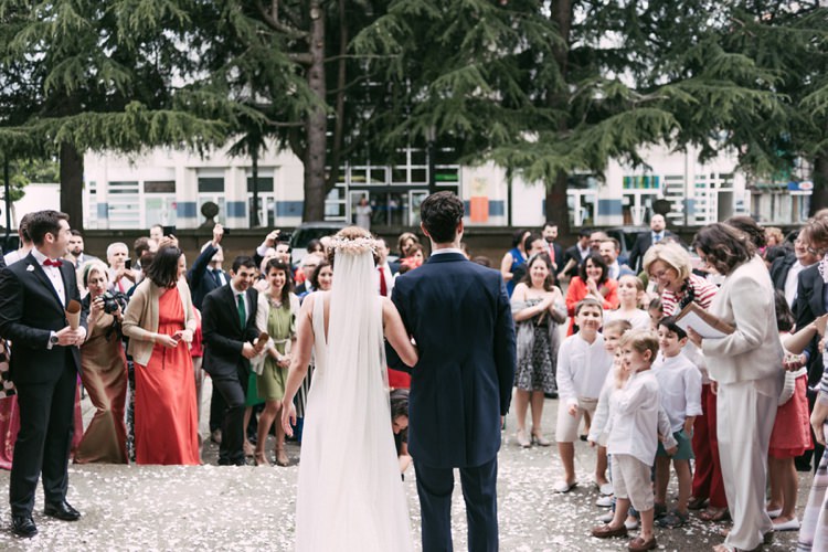 Bride Round Neck Crepe Tulle Bridal Gown Floral Hairpiece Veil Groom Navy Blue Suit Guests Newlyweds Romantic Bohemian Spain Wedding http://saralobla.com/