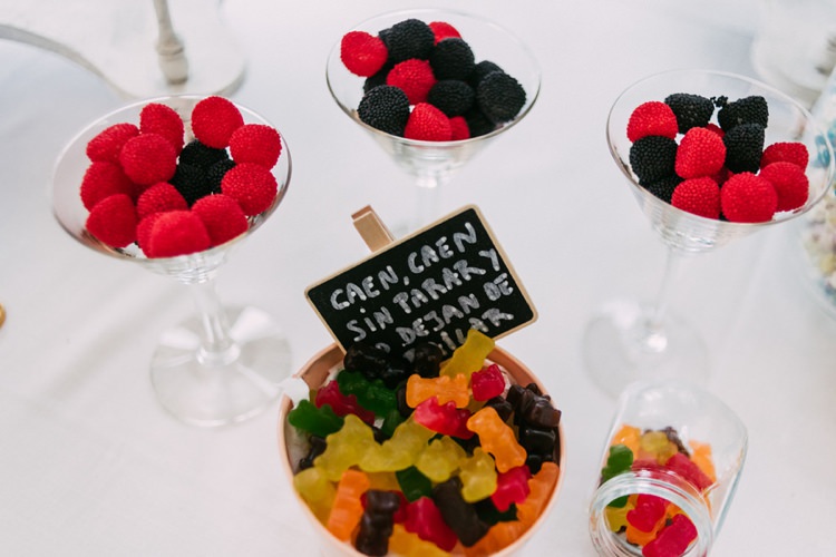 Reception Sweets Glass Bowls Jars Cocktail Glasses Mini Blackboard Sign Romantic Bohemian Spain Wedding http://saralobla.com/