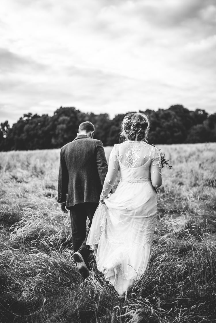 Hand Crafted Vintage Woodland Wedding http://www.jennawoodward.com/