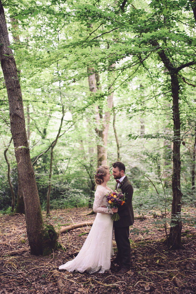 Hand Crafted Vintage Woodland Wedding http://www.jennawoodward.com/
