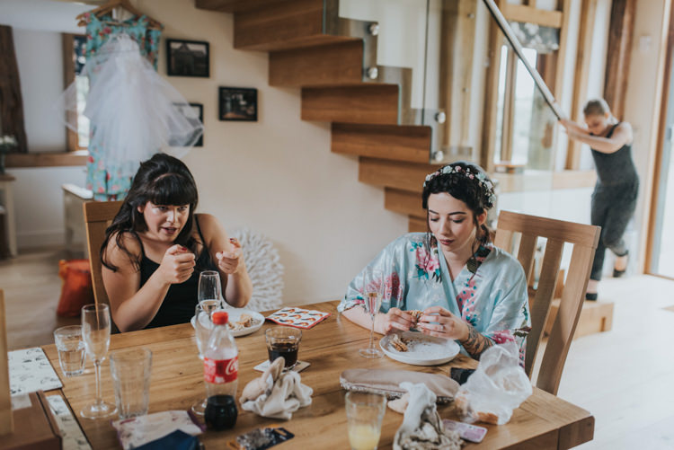 DIY Pastel Creative Wedding http://www.baiandelle.com/