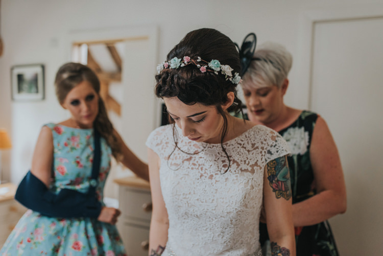 DIY Pastel Creative Wedding http://www.baiandelle.com/