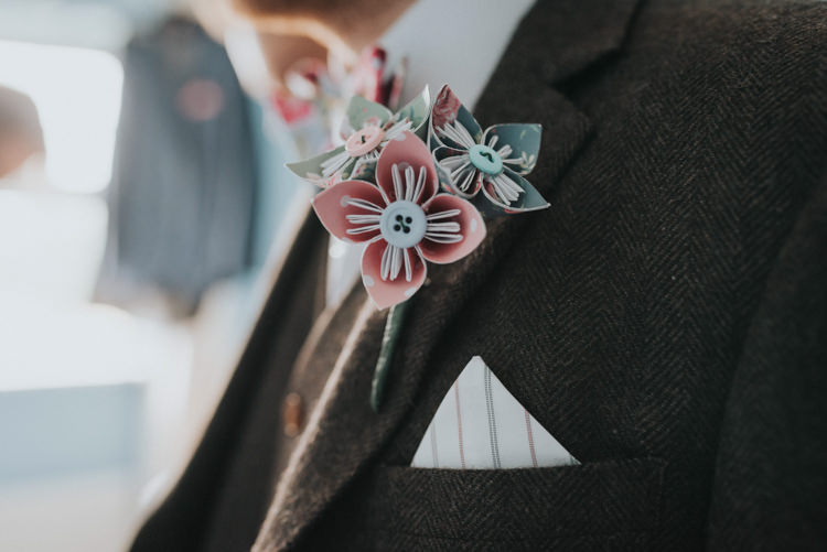 Paper Flower Buttonhole Groom Pink Blue DIY Pastel Creative Wedding http://www.baiandelle.com/