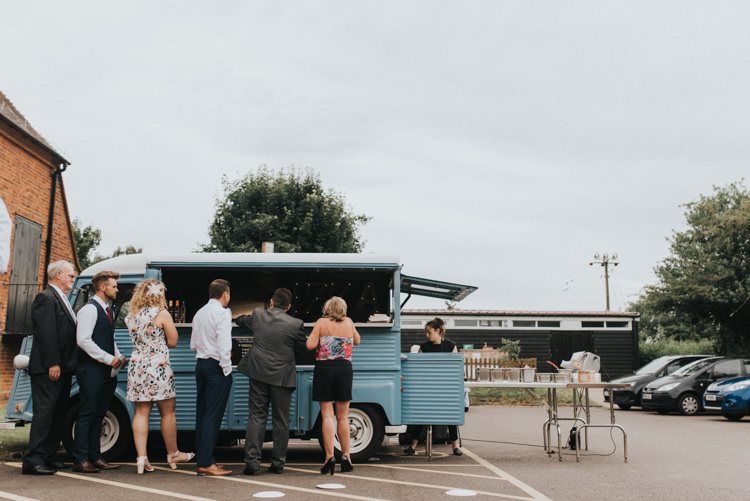 DIY Pastel Creative Wedding http://www.baiandelle.com/