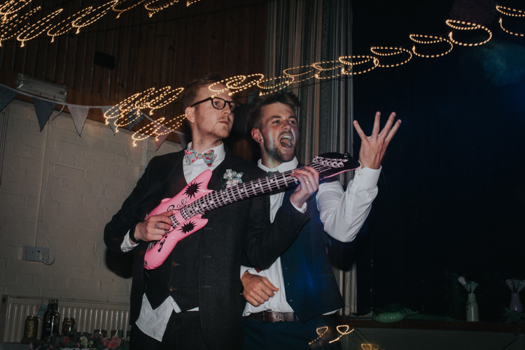 DIY Pastel Creative Wedding http://www.baiandelle.com/