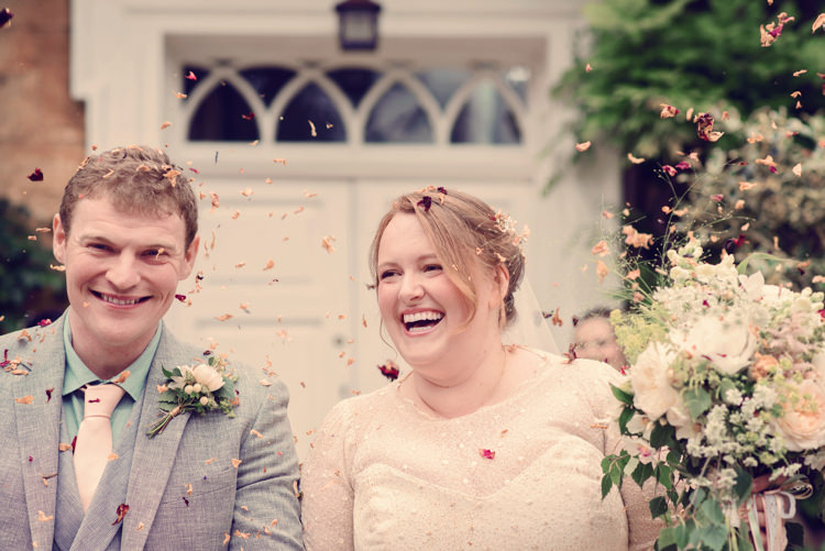 Confetti Throw Bride Groom Homespun Mint Yurt Wedding http://www.jessicaraphaelphotography.com/