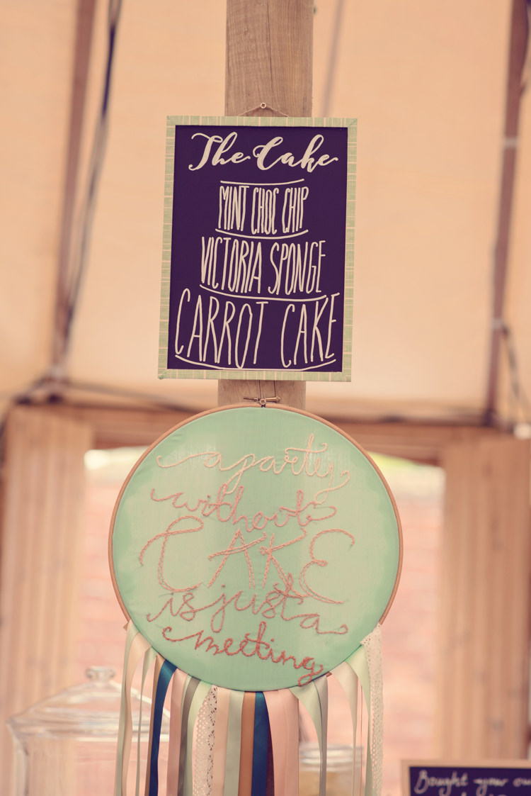 Cake Sign Embriodery Hoop Homespun Mint Yurt Wedding http://www.jessicaraphaelphotography.com/