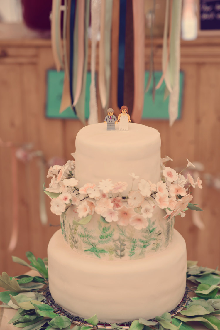 Floral Flower Cake DIY Homespun Mint Yurt Wedding http://www.jessicaraphaelphotography.com/