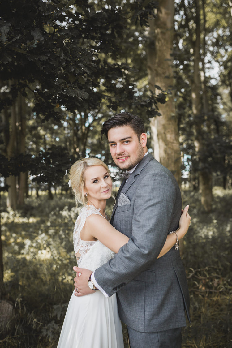 Pastel Pretty Summer Picnic Wedding http://www.loveluella.co.uk/