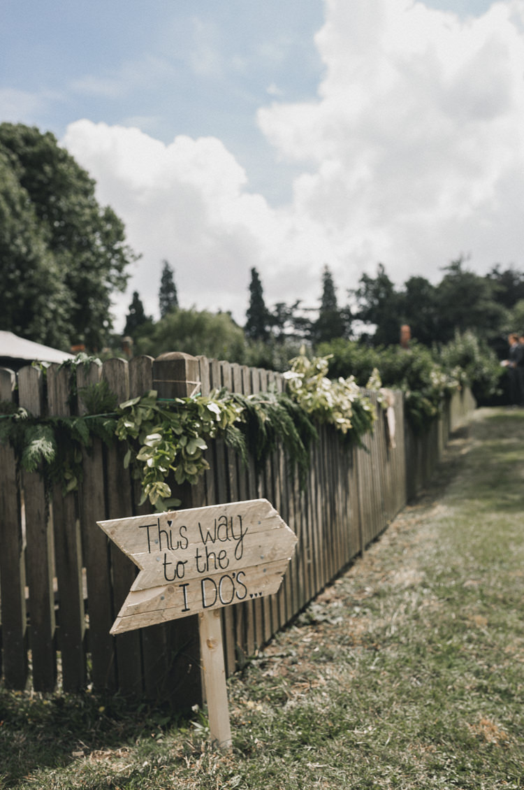 Wooden Sign Post Rustic Pastel Pretty Summer Picnic Wedding http://www.loveluella.co.uk/