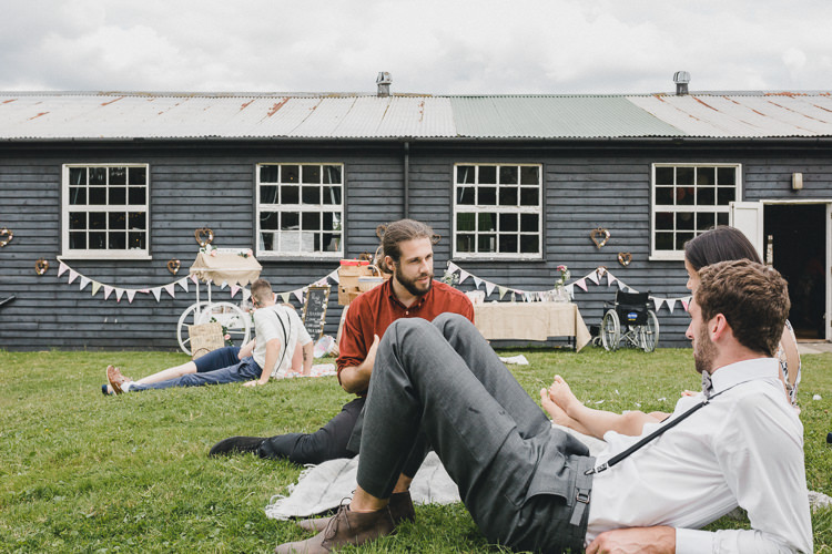 Pastel Pretty Summer Picnic Wedding http://www.loveluella.co.uk/