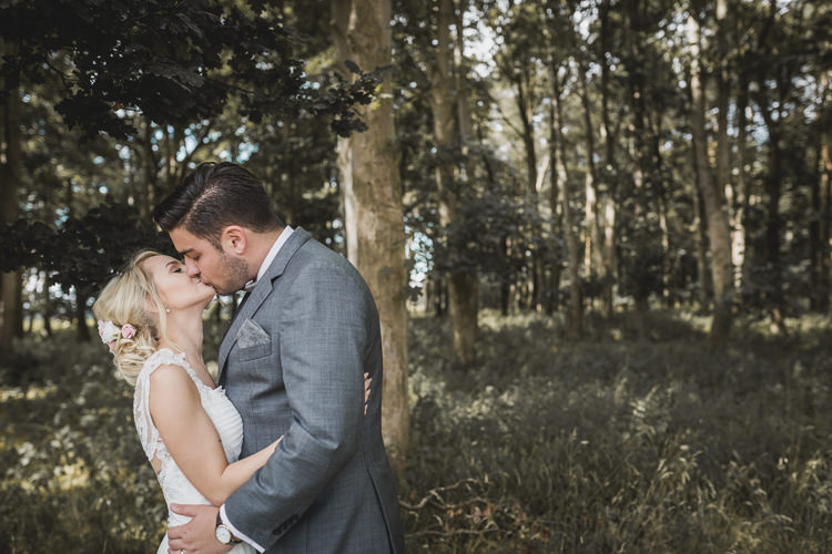 Pastel Pretty Summer Picnic Wedding http://www.loveluella.co.uk/