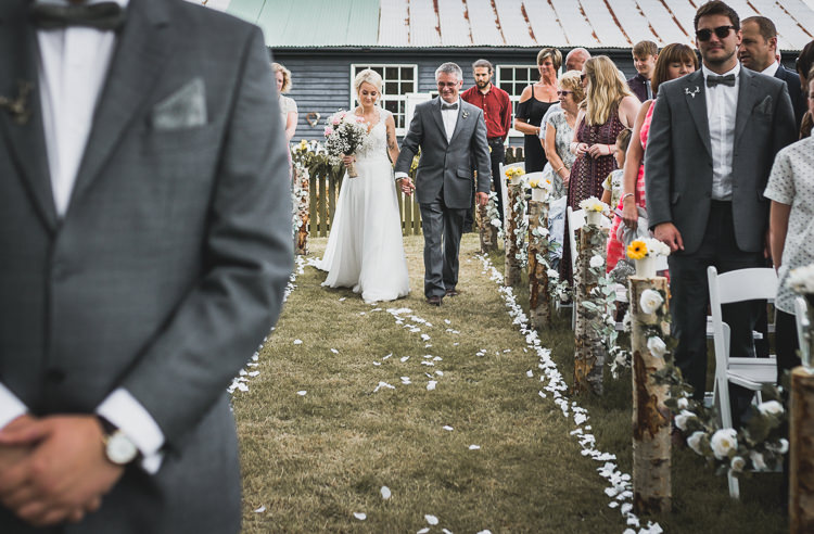 Pastel Pretty Summer Picnic Wedding http://www.loveluella.co.uk/
