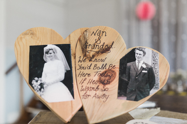 Photos Memory Loved Ones Lost Pastel Pretty Summer Picnic Wedding http://www.loveluella.co.uk/