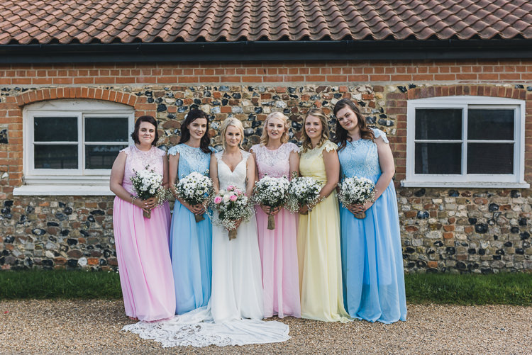 Pastel Pretty Summer Picnic Wedding http://www.loveluella.co.uk/