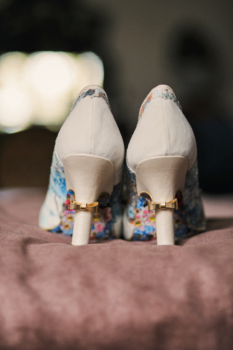 Bow Shoes Bride Bridal Rustic Secret Garden Wedding http://helenrussellphotography.co.uk/