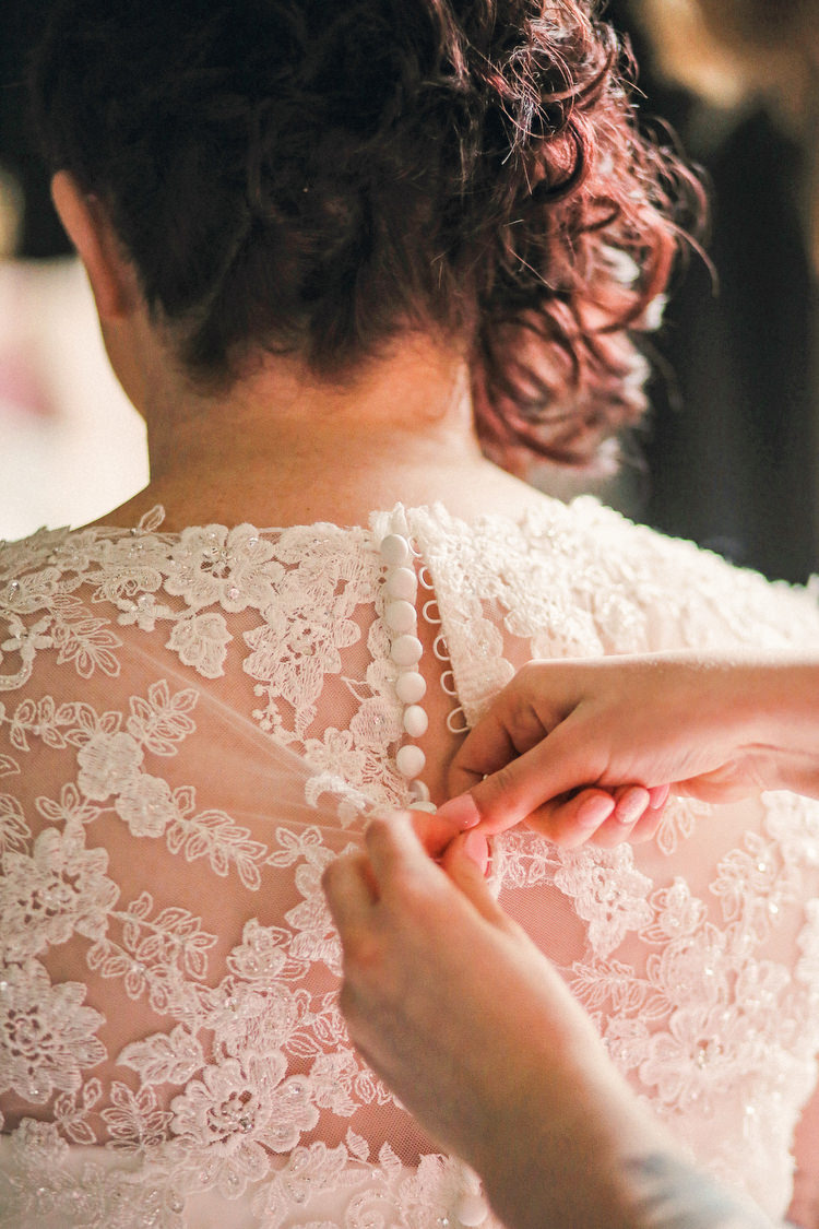 Rustic Secret Garden Wedding http://helenrussellphotography.co.uk/